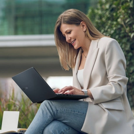 ASUS ExpertBook B1 i7-1355U 15.6-inch laptop angled view